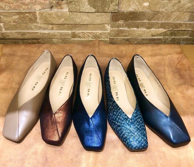 サヴァサヴァ　秋色パンプス入荷です！