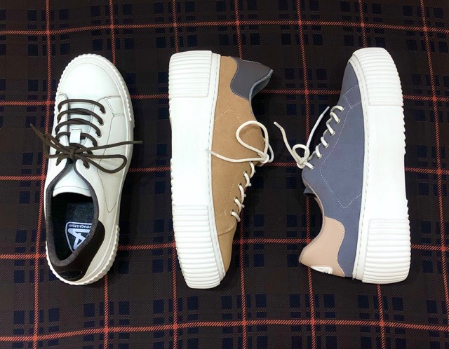 あしながおじさんのスニーカーが可愛い！
