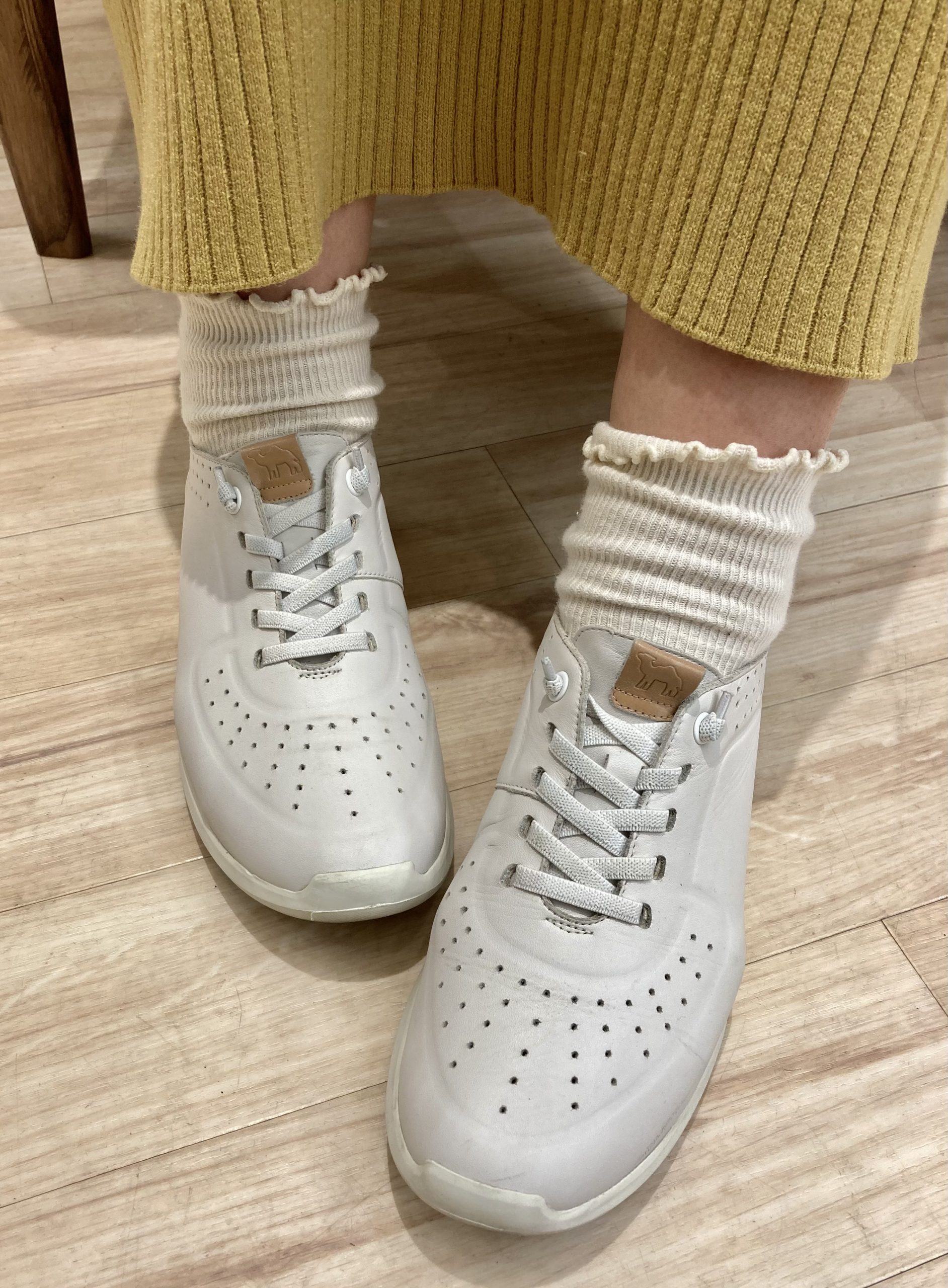 【再値下げでお得！】ANYOのスニーカー