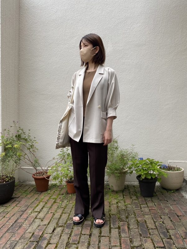 軽くて疲れない厚底サンダル