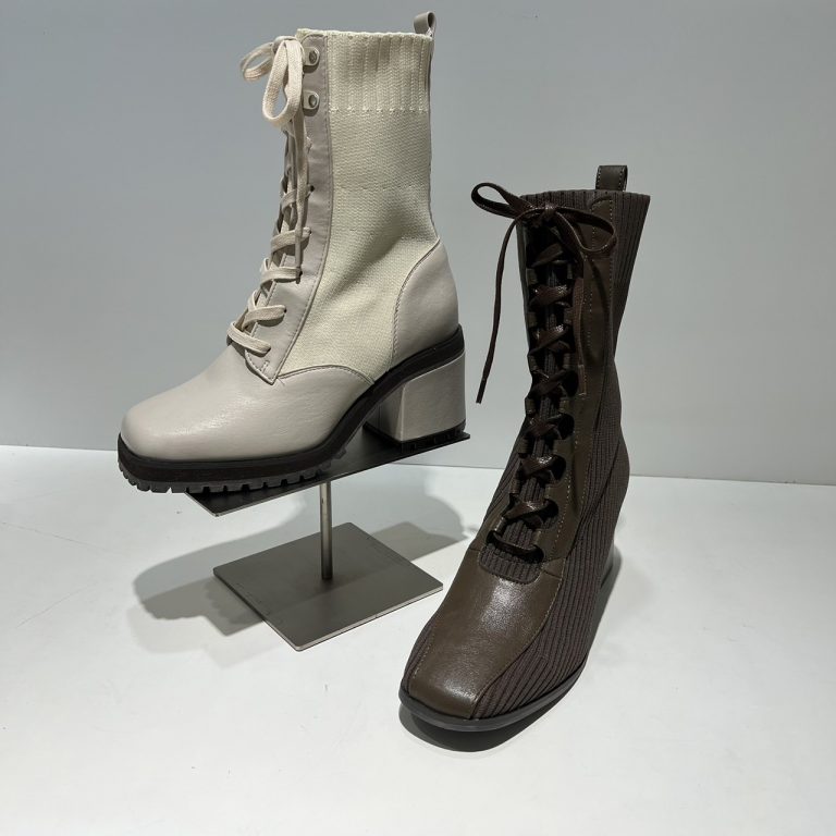 大人気！ニットブーツ