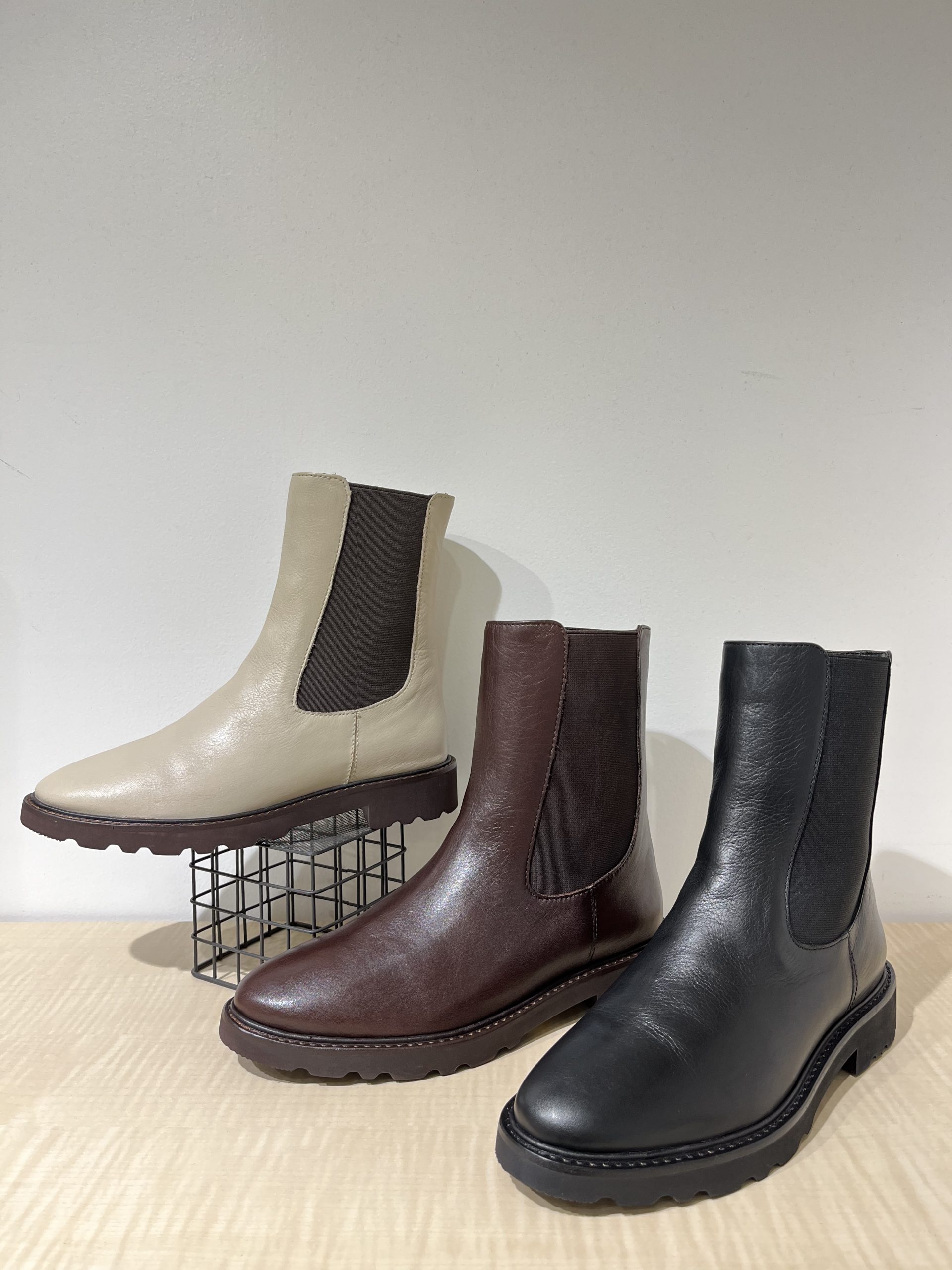 人気の軽量ソールシリーズご紹介★