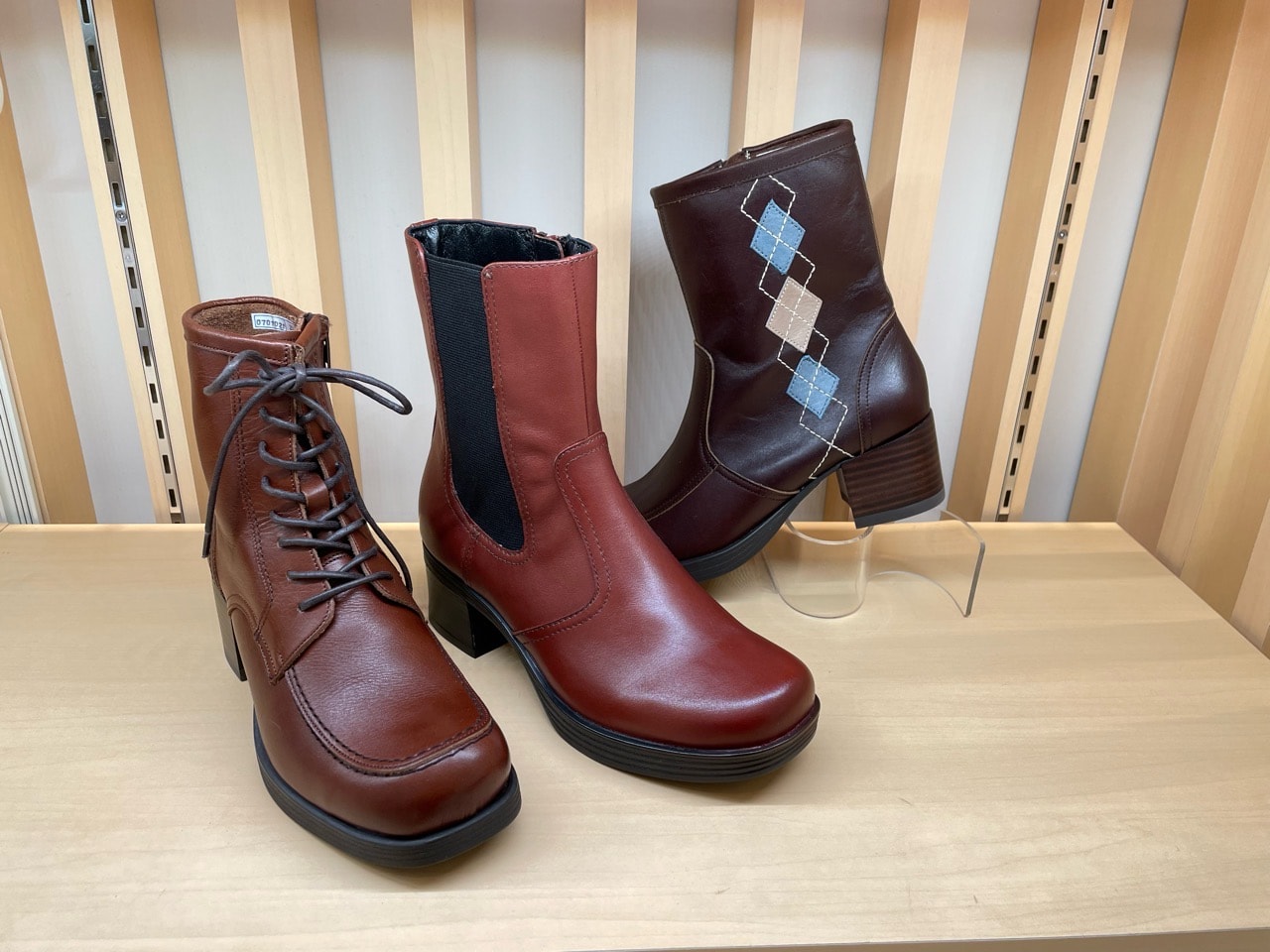 定番カラーに飽きた方へ。あしながおじさんのブラウンがおすすめ！