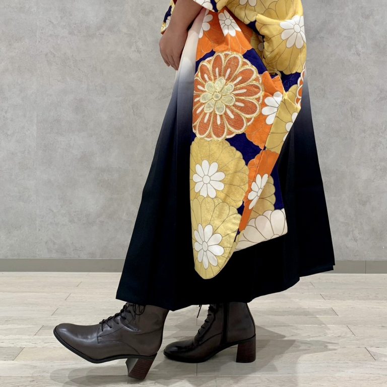 卒業式におすすめ！レースアップブーツ×袴コーデ