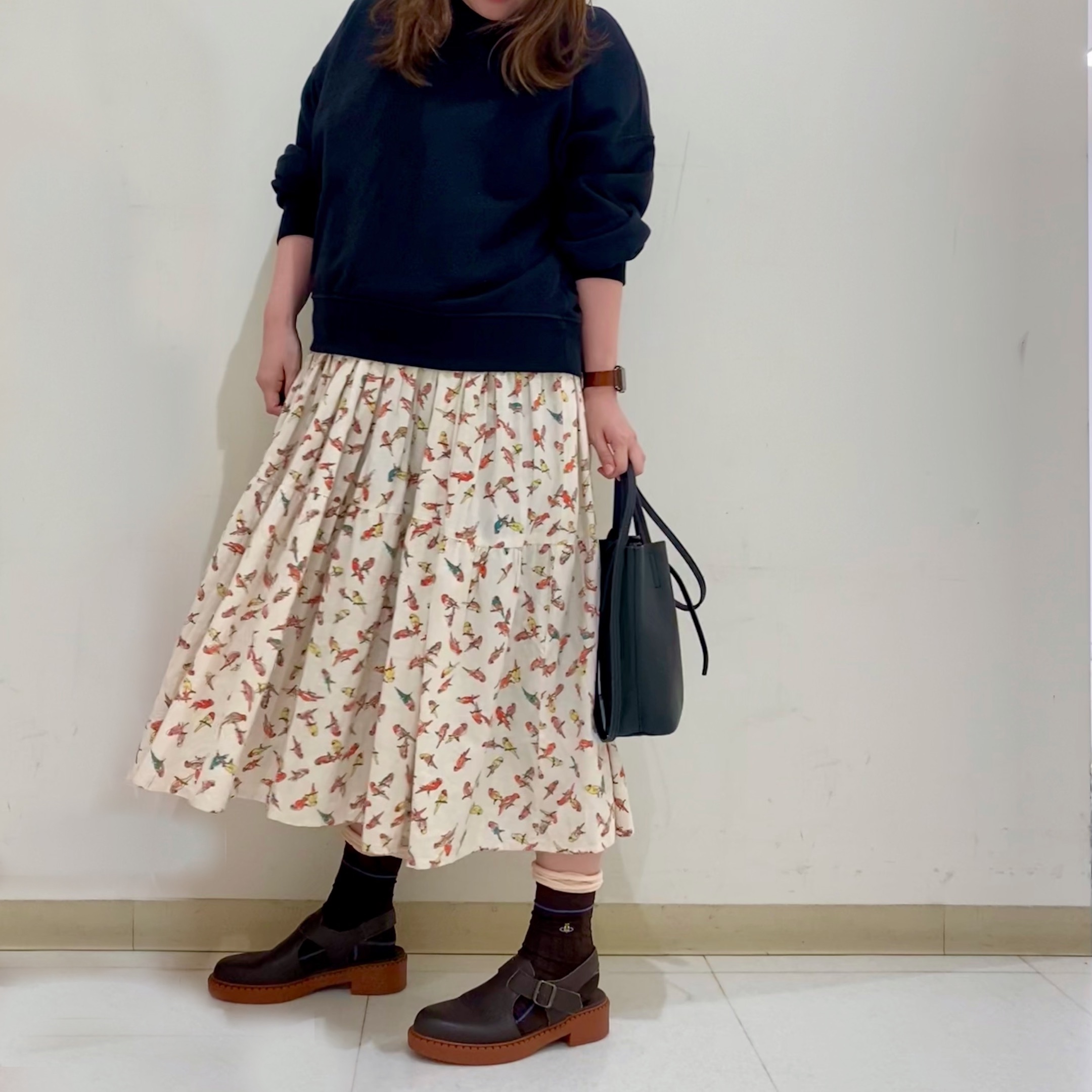 靴下コーデと相性抜群！Tストラップシューズ