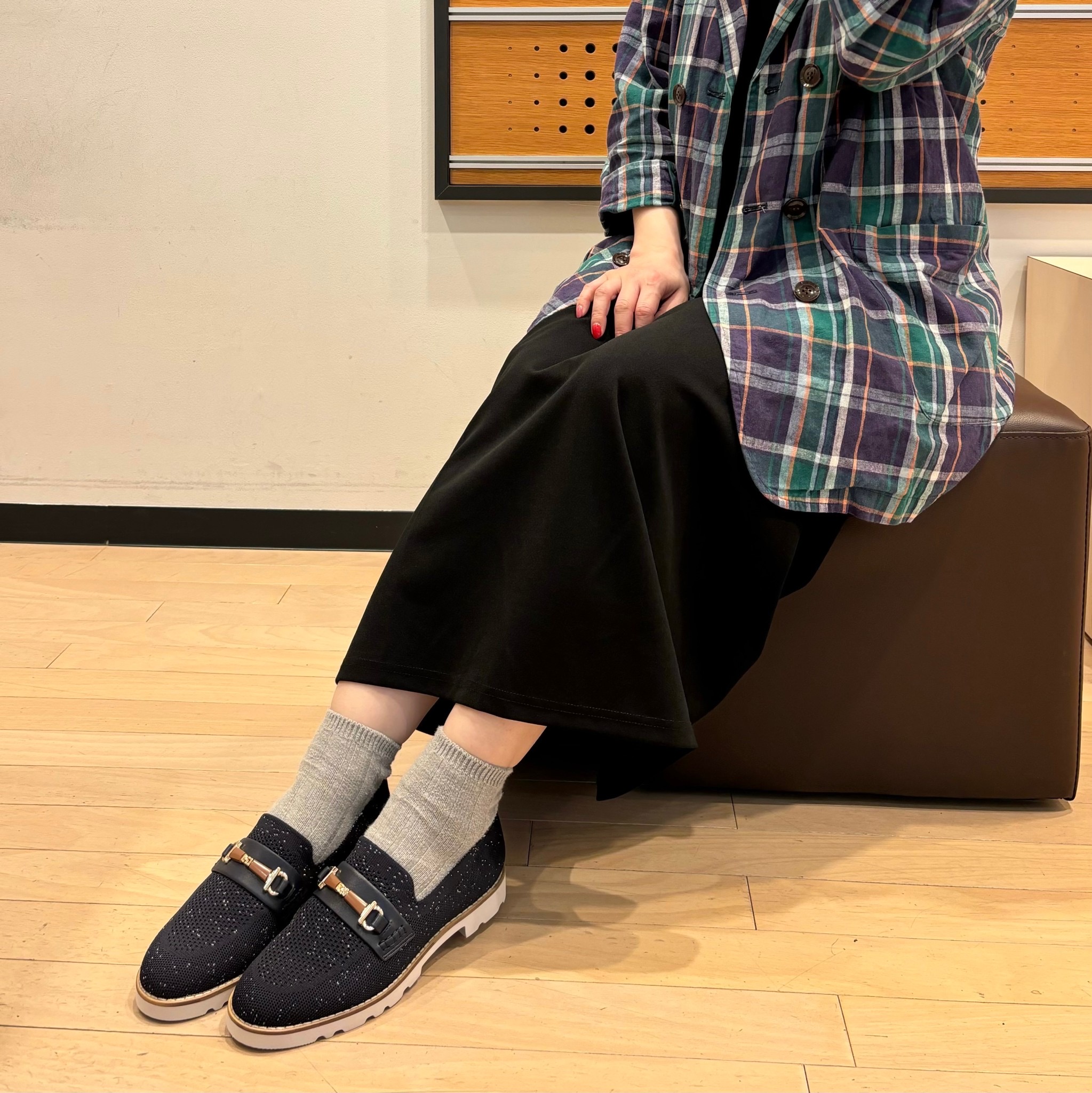 普段スニーカー派の方も履きやすいローファー