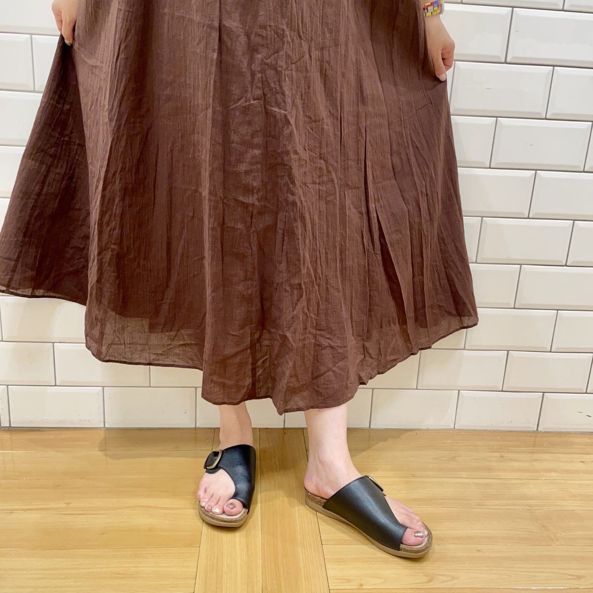 夏休みの旅行におすすめ｜海に履きたい！ワンピースにサンダルコーデ