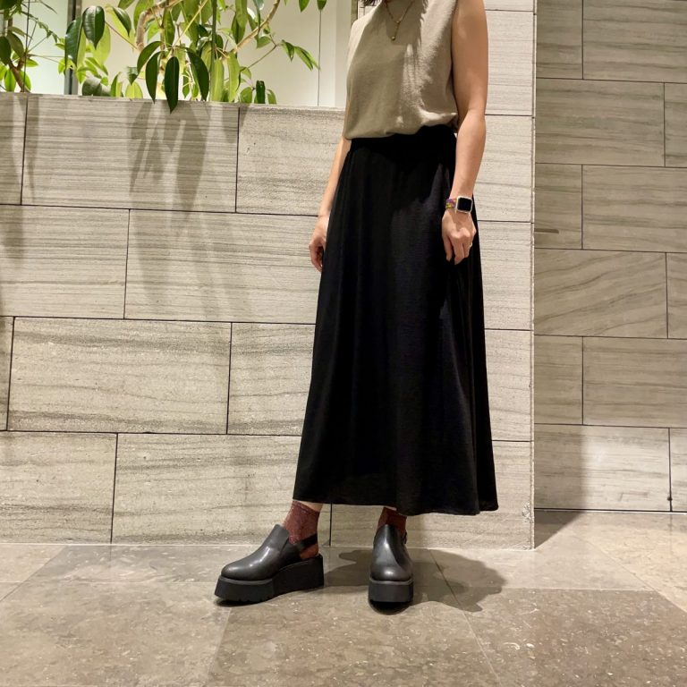 秋サンダル×靴下コーデ｜暑い日の秋コーデ