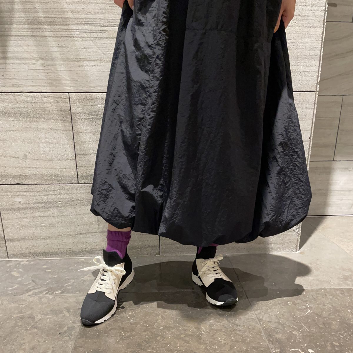 ニットスニーカー×靴下コーデ｜#動けるママコーデ