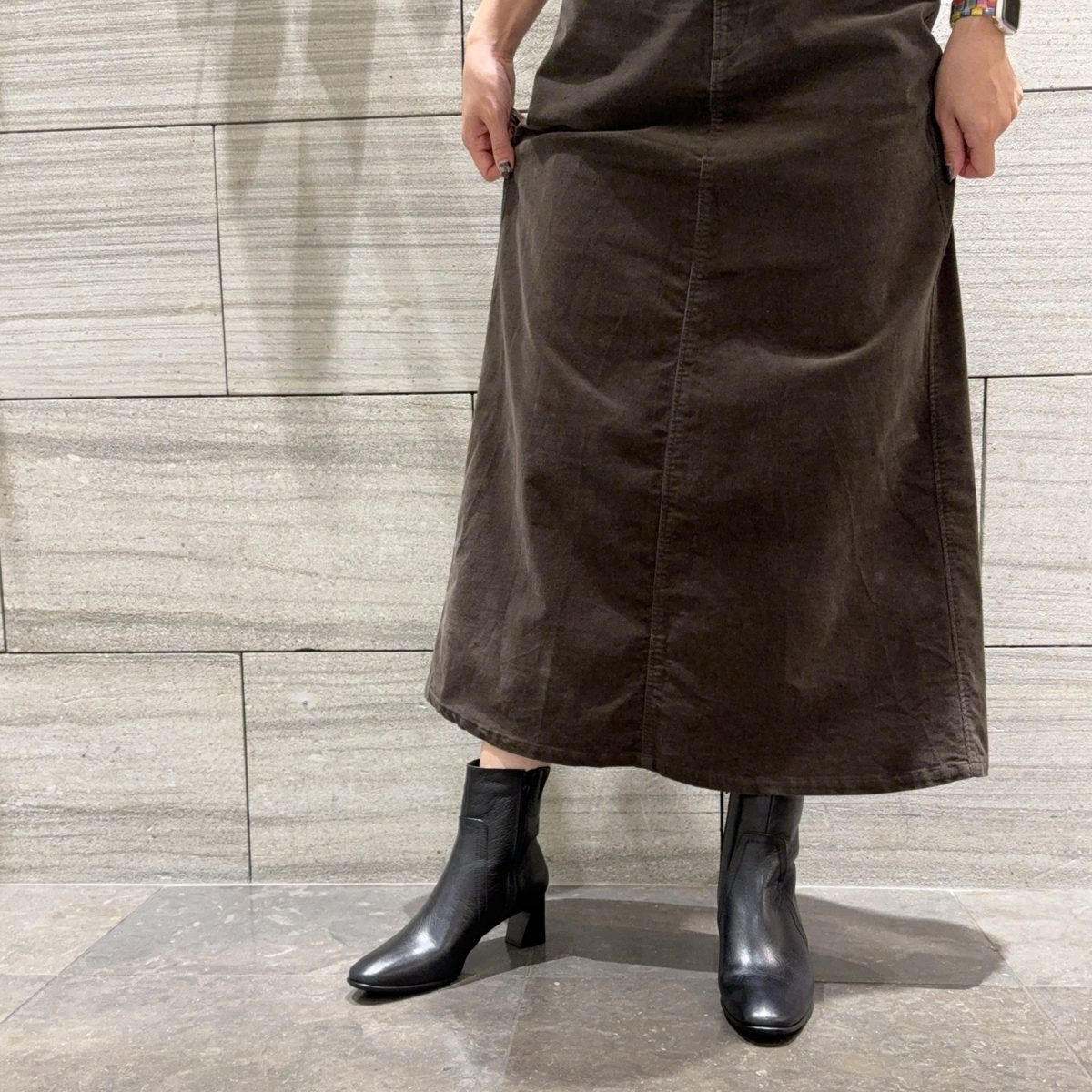 オフィスコーデにもおすすめブーツ