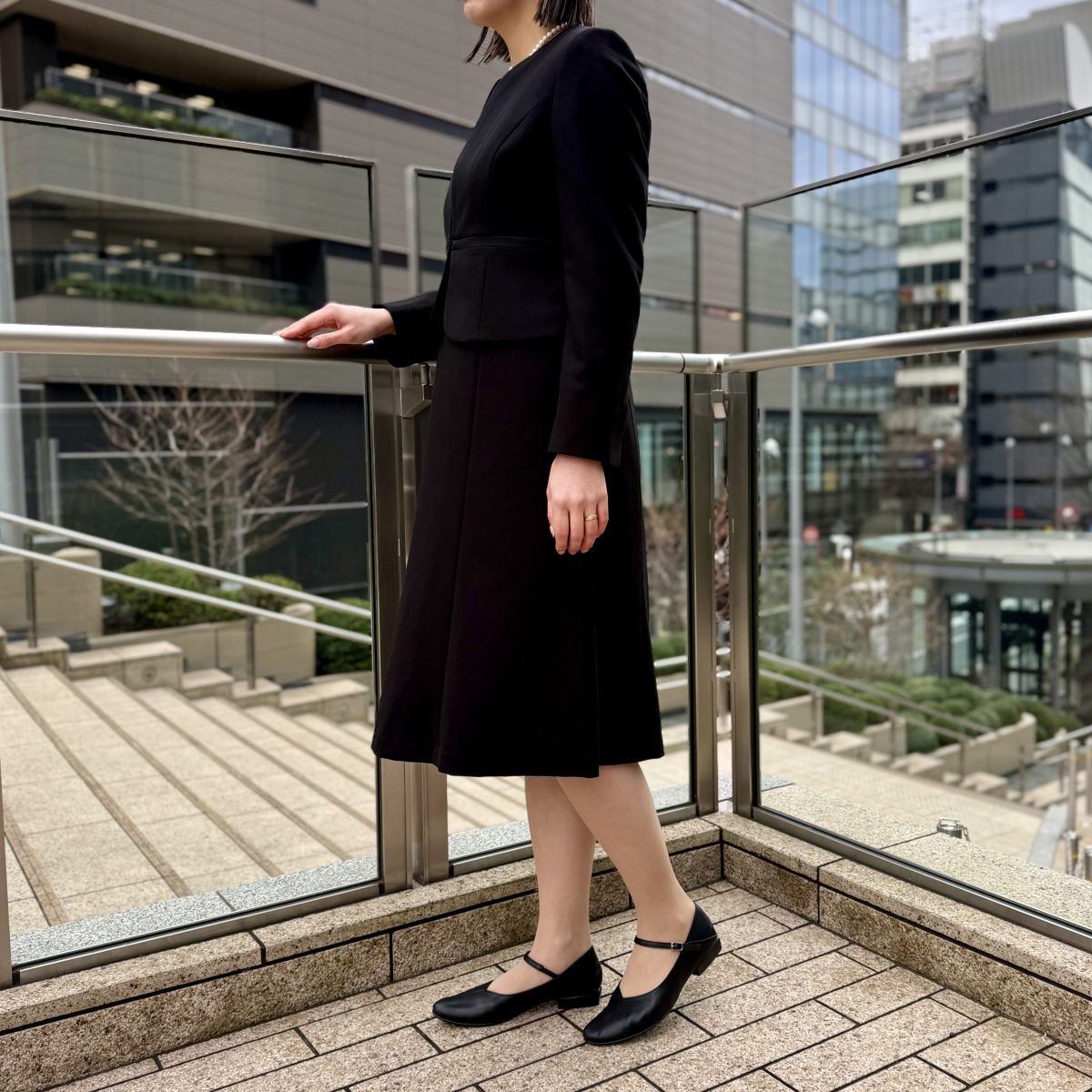 痛くないブラックパンプスコーデ｜冠婚葬祭フォーマル
