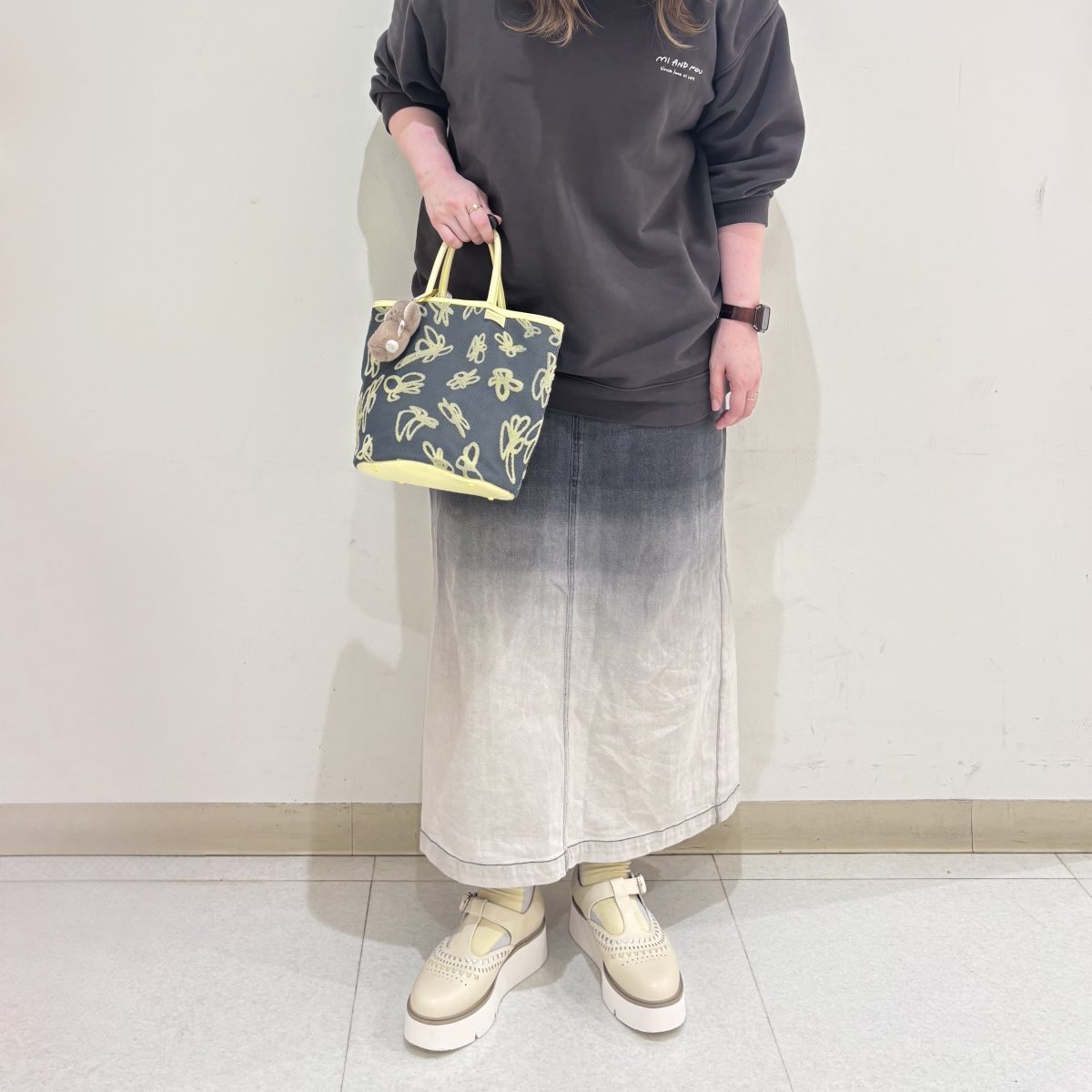 2025春靴｜厚底Tストラップ×靴下コーデ