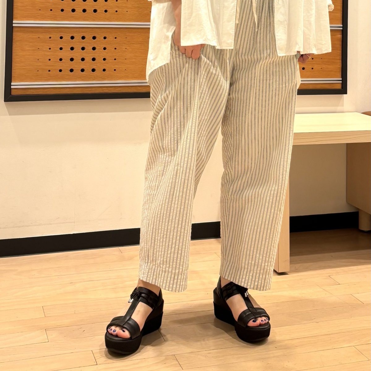 おすすめ厚底サンダル×パンツコーデ