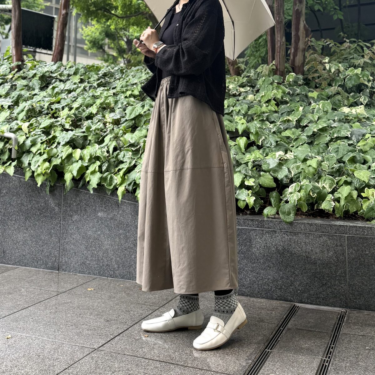 雨の日でも大丈夫！防水レザーの楽ちんローファー