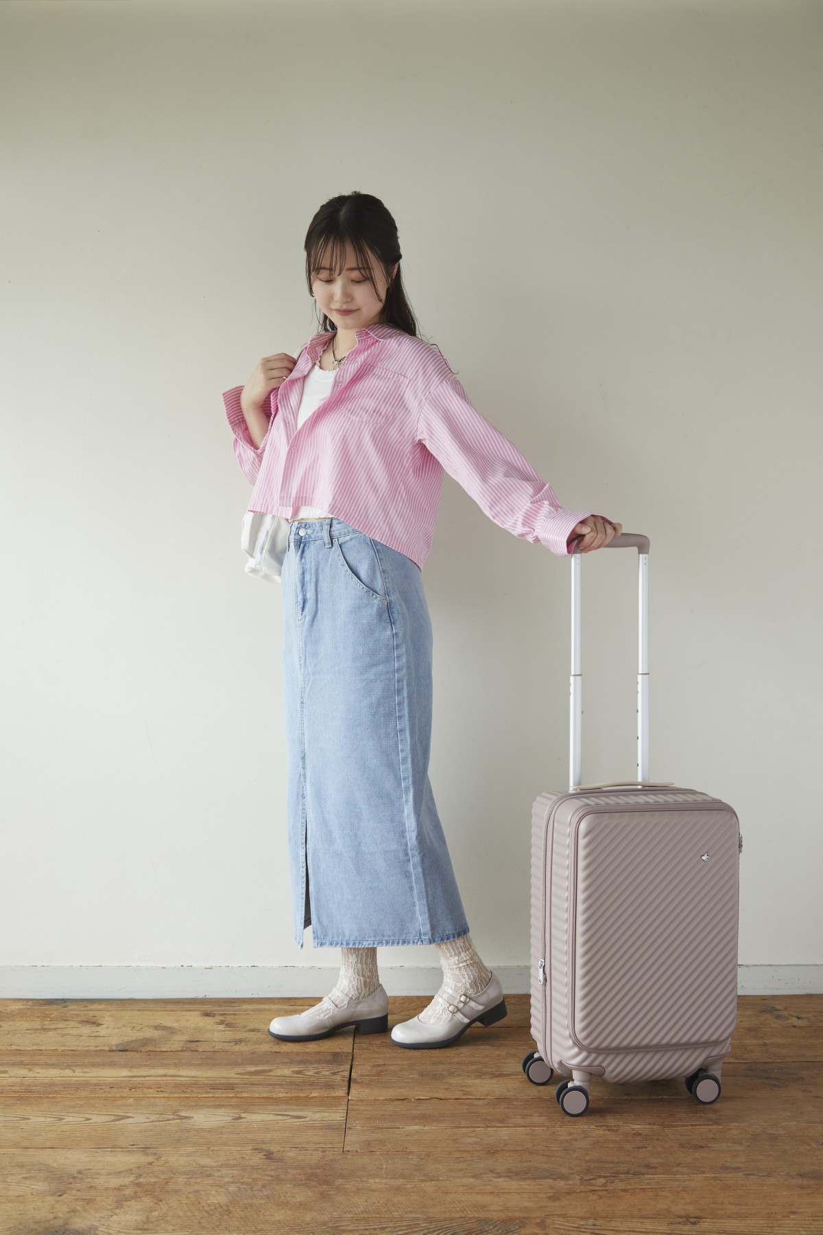 エース｜HaNT［ハント］のスーツケース×靴で国内旅行コーデ 