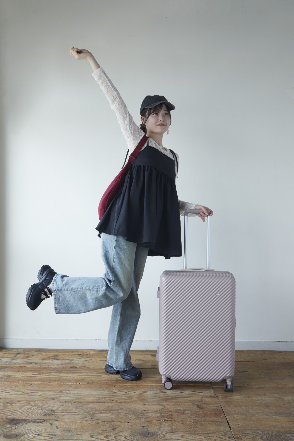 エース｜HaNT［ハント］のスーツケース×靴で海外旅行コーデ 