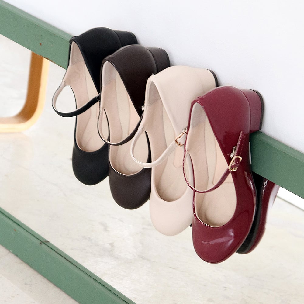 ラウンドストラップパンプス