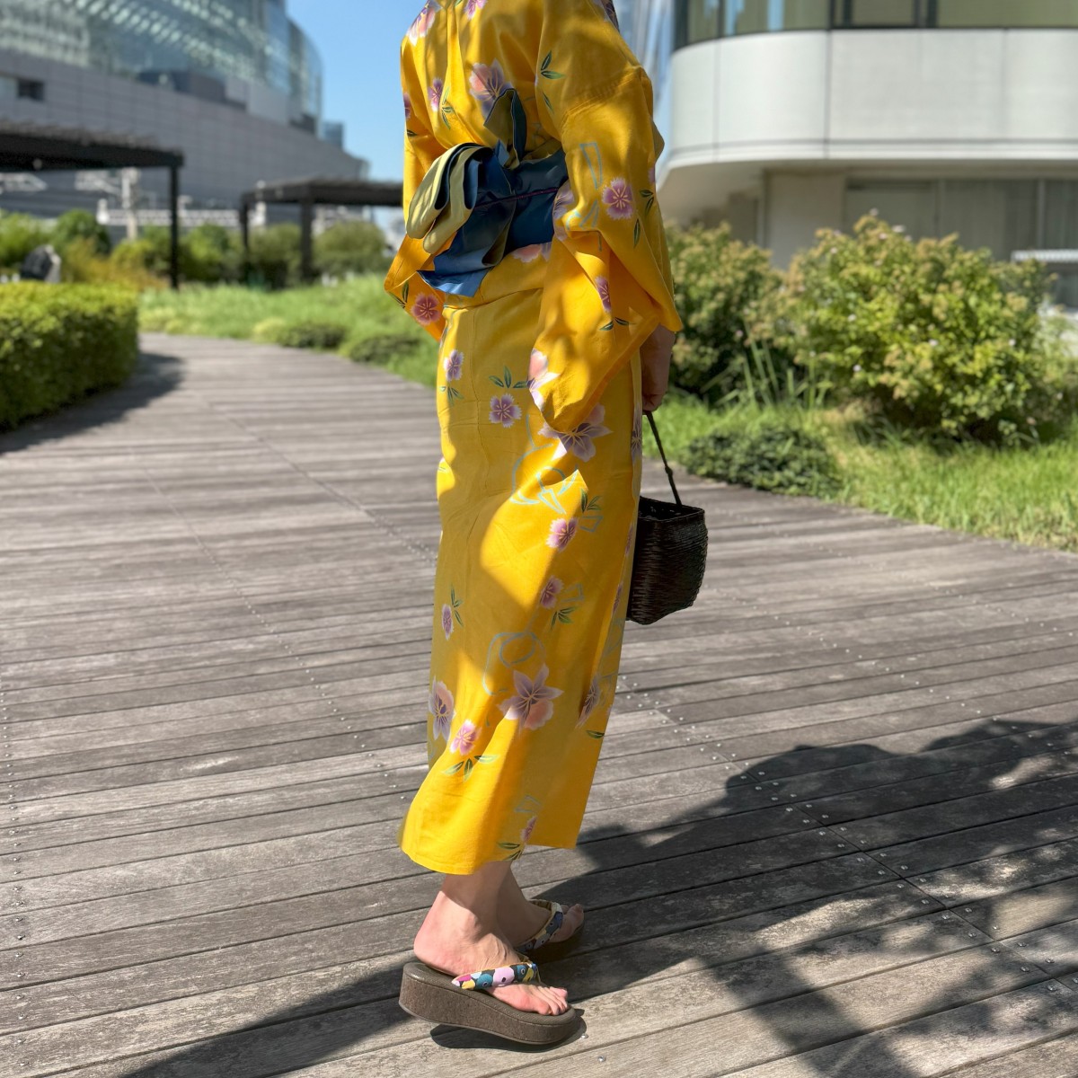 ヒールなのに歩きやすい！大人の茶色ショートブーツ