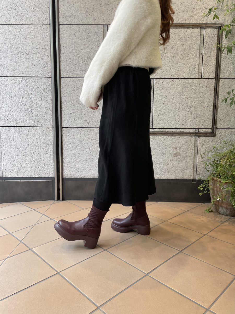 黒タイツコーデ｜茶色ブーツにも合う？