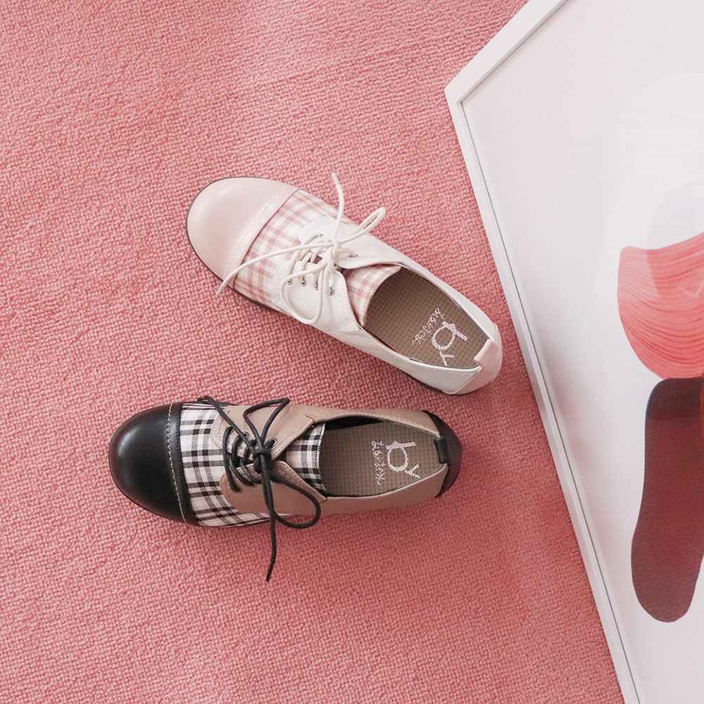 レースアップシューズ