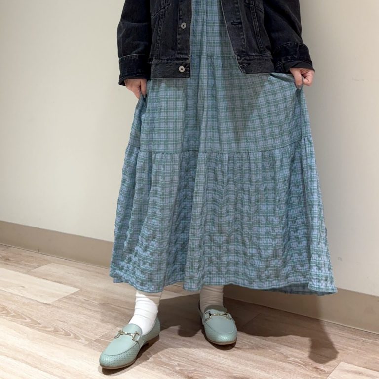 2026春靴｜ミントグリーン×白ソックスコーデ