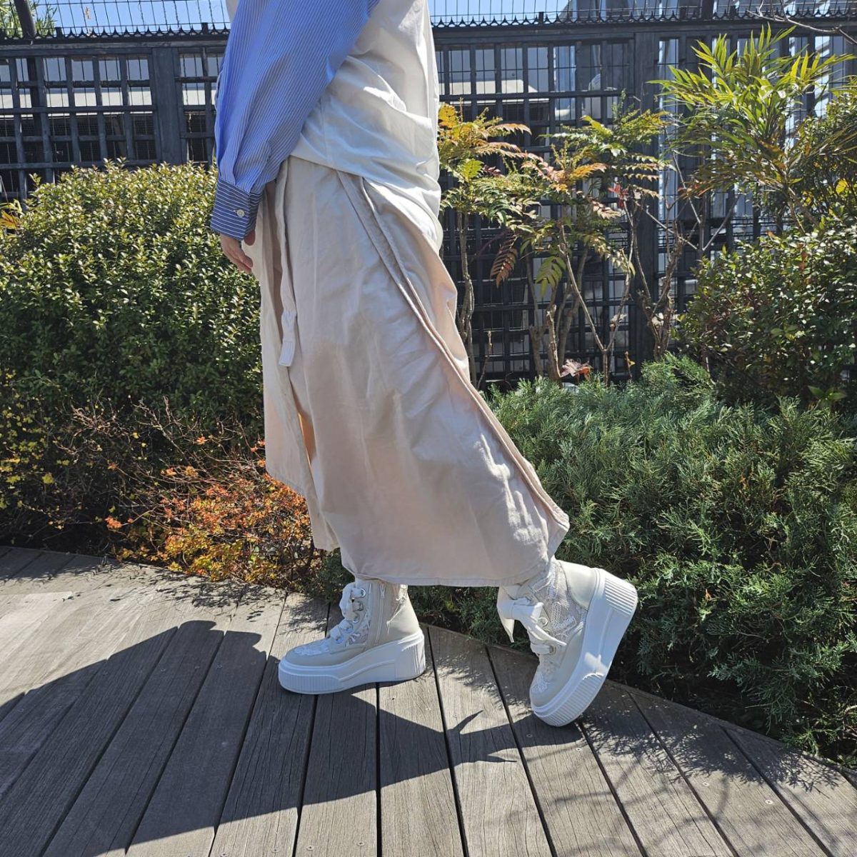 春の推し活に！厚底リボンスニーカー