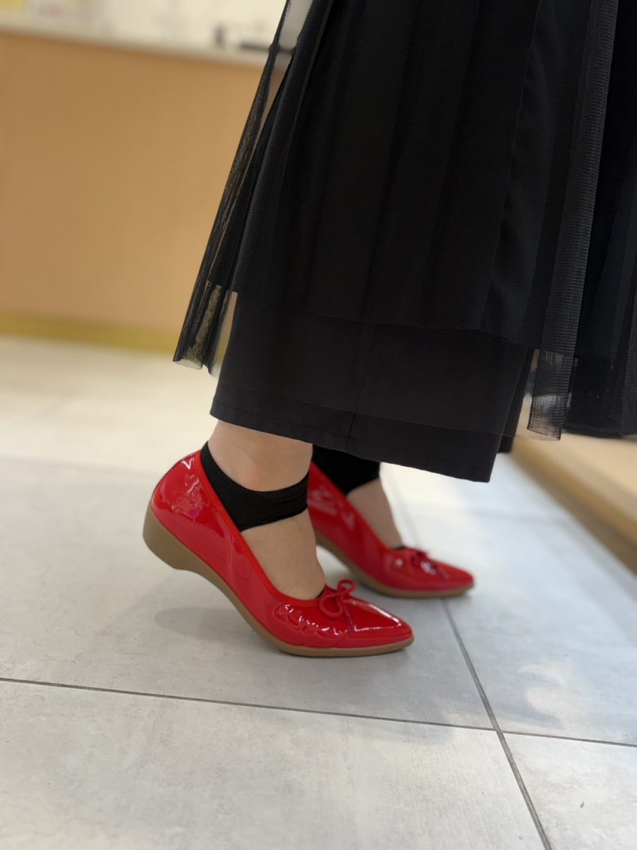 立ち仕事でも疲れない！スタッフのお仕事靴｜春靴編